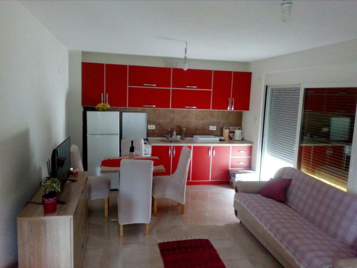 Apartman Strahinja 티바트 외부 사진